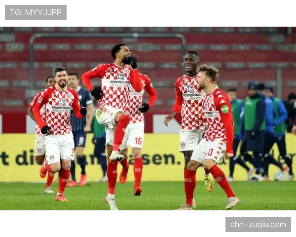 欧协联球队防守组织对比，三中卫体系应用增多